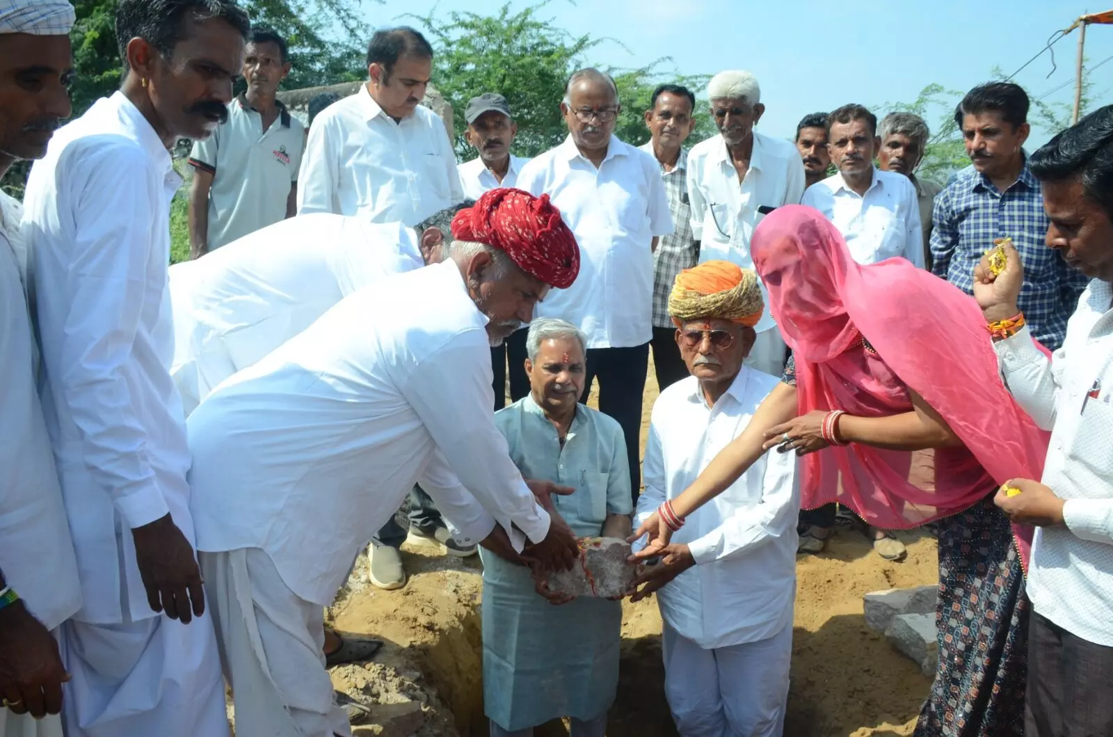 Jalore:  ग्राम सेवा सहकारी समिति के भवन व गोदाम निर्माण कार्य का भूमि पूजन कार्यक्रम सम्पन्न