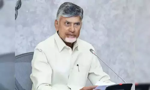 CM Naidu ने केंद्रीय मंत्रियों से मुलाकात की, प्रमुख परियोजनाओं पर चर्चा की