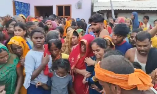 East Champaran: ट्रैक्टर की चपेट में आने से एक किशोर की हुई हुई