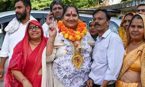 BJPs की बिमला चौधरी ने कांग्रेस की पर्ल चौधरी से जीत हासिल की BJPs की बिमला चौधरी ने कांग्रेस की पर्ल चौधरी से जीत हासिल की