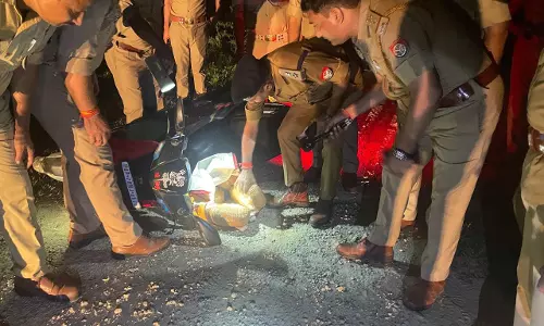 पुलिस मुठभेड़ में दो गांजा तस्कर गोली लगने से घायल, 8-10 किलो मादक पदार्थ बरामद