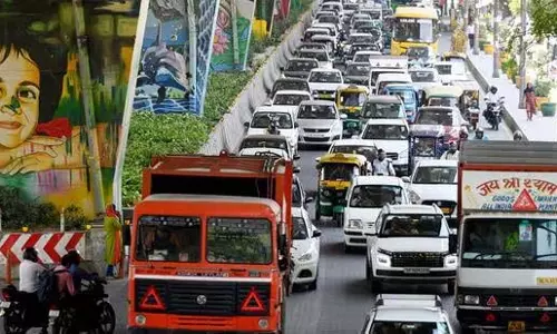 Noida: रामलीला, दशहरा और मूर्ति विसर्जन के लिए यातायात प्रतिबंध