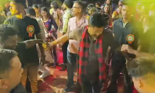पूर्व मंत्री ने किया गरबा, देवी गीत पर थिरके