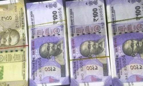 नकली नोटों के सौदागरों की नजर त्योहारी भीड़ पर नकली नोटों के सौदागरों की नजर त्योहारी भीड़ पर