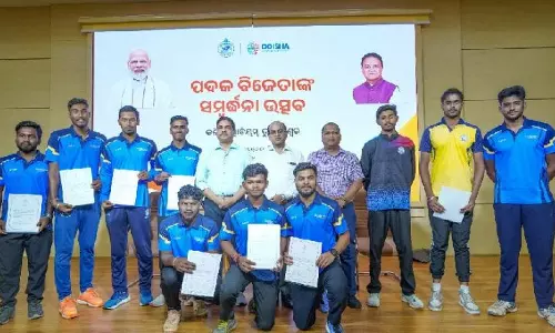 Odisha Govt: 72 एथलीटों को ₹3.85 लाख नकद पुरस्कार प्रदान किये