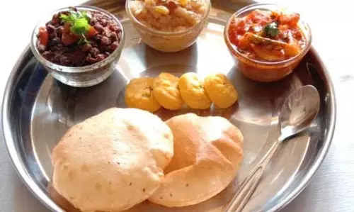 कन्या भोज थाली में शामिल करें ये पांच चीजें तो प्रसन्न होंगी मां दुर्गा कन्या भोज थाली में शामिल करें ये पांच चीजें तो प्रसन्न होंगी मां दुर्गा