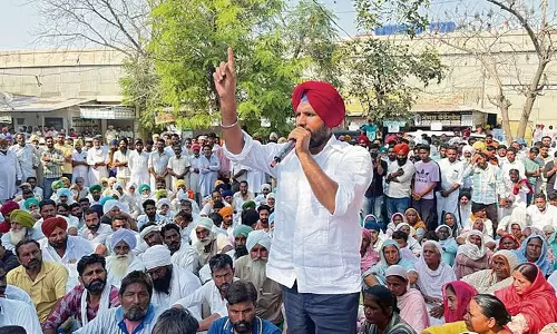 Punjab : चुनाव चिह्न आवंटन के बाद नामांकन खारिज होने से विवाद Punjab : चुनाव चिह्न आवंटन के बाद नामांकन खारिज होने से विवाद