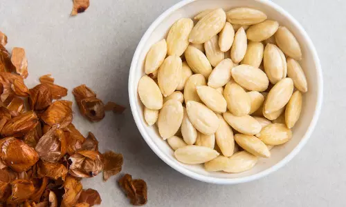 चटनी से लेकर फेस मास्क बनाने तक बादाम के छिलकों का ऐसे करें इस्तेमाल
