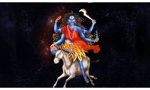 Shardiya Navratri: मां कालरात्रि को लगाएं इन चीजों का भोग, देवी होंगी प्रसन्न