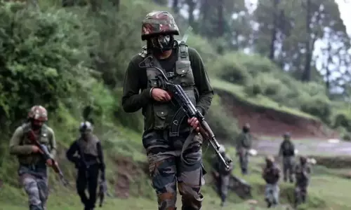 Jammu: कोकरनाग में अपहृत सैनिक का पता लगाने के लिए बचाव अभियान शुरू Jammu: कोकरनाग में अपहृत सैनिक का पता लगाने के लिए बचाव अभियान शुरू