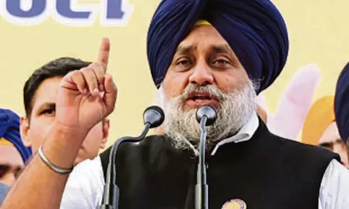 Punjab : सुखबीर ने मुक्तसर में सड़क जाम की Punjab : सुखबीर ने मुक्तसर में सड़क जाम की
