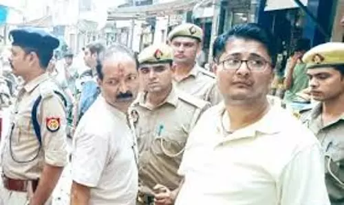 Muzaffarnagar: प्रशासन ने भारी मात्रा में पटाखों का जखीरा बरामद किया Muzaffarnagar: प्रशासन ने भारी मात्रा में पटाखों का जखीरा बरामद किया