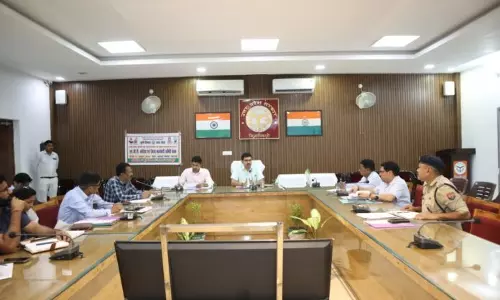 Saharanpur: जनपद में न हो फसल अवशेष जलाने की एक भी घटना: डीएम मनीष बंसल Saharanpur: जनपद में न हो फसल अवशेष जलाने की एक भी घटना: डीएम मनीष बंसल