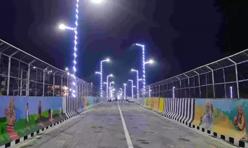 Assam स्मार्ट स्ट्रीट परियोजना गुवाहाटी को रोशन करने के लिए Assam स्मार्ट स्ट्रीट परियोजना गुवाहाटी को रोशन करने के लिए
