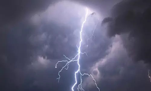 रायपुर से सटे गांव में गिरी गाज, एक की मौत और कई घायल रायपुर से सटे गांव में गिरी गाज, एक की मौत और कई घायल