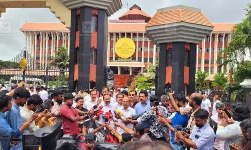 KERALA : मलप्पुरम पीआर विवाद क्यों सीएम की जीत हुई