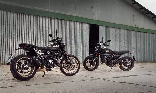Ducati ने लॉन्च किया आइकॉन डार्क और फुल थ्रॉटल