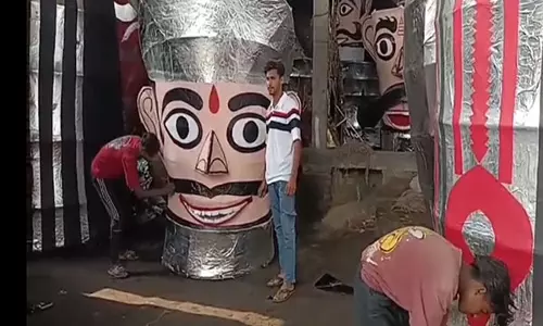 Rampur के मुस्लिम परिवार ने बनाया 80 फुट ऊंचा प्रदूषण मुक्त रावण का सबसे बड़ा पुतला