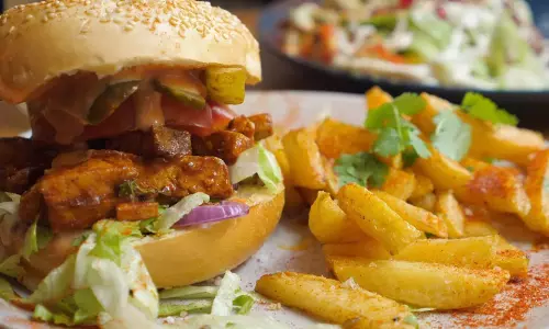 Ultra Processed Foods मन और शरीर पर दबाव डालते Ultra Processed Foods मन और शरीर पर दबाव डालते
