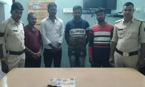 4 जुआरियों को भखारा पुलिस ने दबोचा