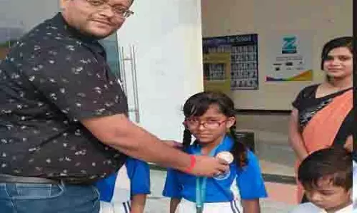 स्टार परफॉर्मर ऑफ द मंथ एवं प्राइड ऑफ MLZS सम्मान पाकर बच्चों के खिलखिला उठे चेहरे स्टार परफॉर्मर ऑफ द मंथ एवं प्राइड ऑफ MLZS सम्मान पाकर बच्चों के खिलखिला उठे चेहरे