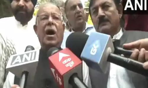 JK Assembly: कांग्रेस के तारिक हमीद कर्रा ने 5 विधायकों के मनोनयन की आलोचना की JK Assembly: कांग्रेस के तारिक हमीद कर्रा ने 5 विधायकों के मनोनयन की आलोचना की