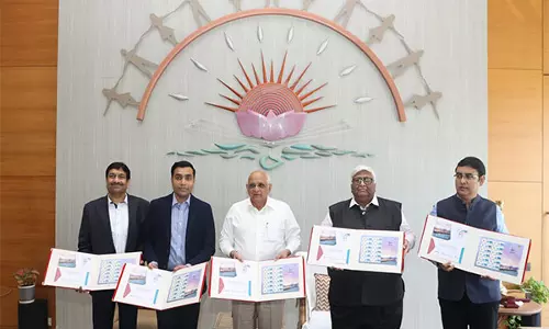 भूपेन्द्र पटेल ने Mundra Port के 25 वर्ष पूरे होने के उपलक्ष्य में स्मारक डाक टिकट का अनावरण किया भूपेन्द्र पटेल ने Mundra Port के 25 वर्ष पूरे होने के उपलक्ष्य में स्मारक डाक टिकट का अनावरण किया