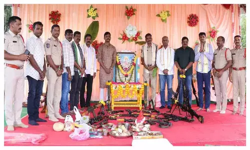 Kothagudem जिला पुलिस मुख्यालय में आयुध पूजा की गई