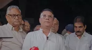 चुनाव आयोग से जांच का आश्वासन मिला: पवन खेड़ा चुनाव आयोग से जांच का आश्वासन मिला: पवन खेड़ा