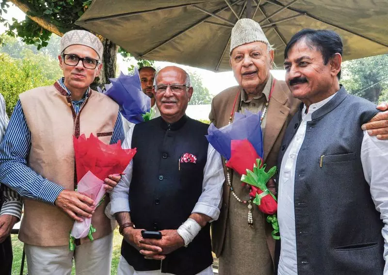 Omar Abdullah: पहली कैबिनेट बैठक में राज्य का दर्जा देने का प्रस्ताव पारित किया जाएगा Omar Abdullah: पहली कैबिनेट बैठक में राज्य का दर्जा देने का प्रस्ताव पारित किया जाएगा
