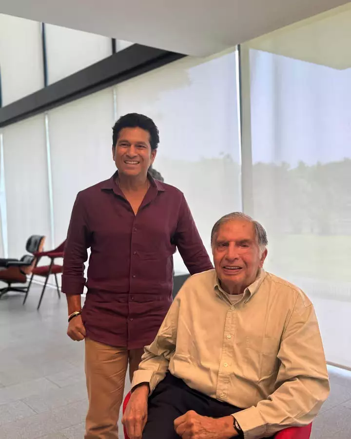 Ratan Tata से आखिरी मुलाकात के दौरान क्रिकेट के भगवान भावुक हो गए Ratan Tata से आखिरी मुलाकात के दौरान क्रिकेट के भगवान भावुक हो गए
