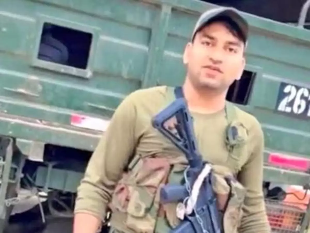 सेना के जवान की गोली मारकर हत्या, कातिल का नाम बता गए, फैली सनसनी सेना के जवान की गोली मारकर हत्या, कातिल का नाम बता गए, फैली सनसनी