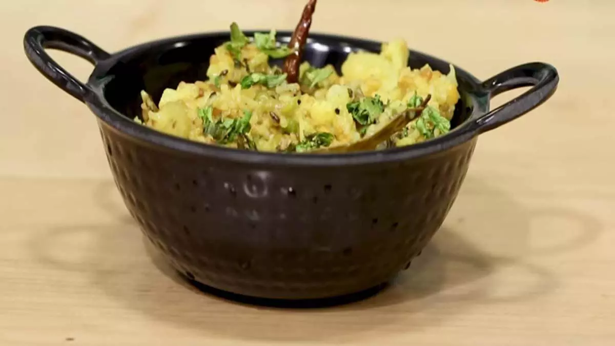 Bengali dish भोगेर खिचुरी दुर्गा पूजा पर जरूर बनाया जाता Bengali dish भोगेर खिचुरी दुर्गा पूजा पर जरूर बनाया जाता