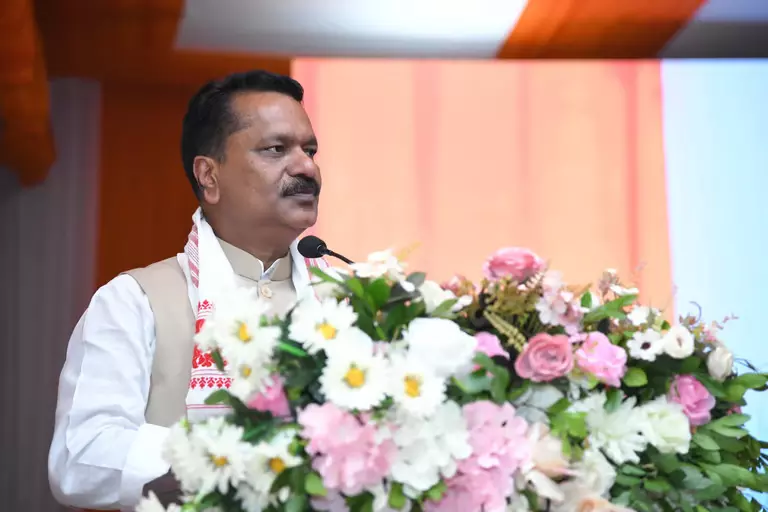अशोक सिंघल ने DoHUA की पहली पेपरलेस समीक्षा बैठक आयोजित की अशोक सिंघल ने DoHUA की पहली पेपरलेस समीक्षा बैठक आयोजित की