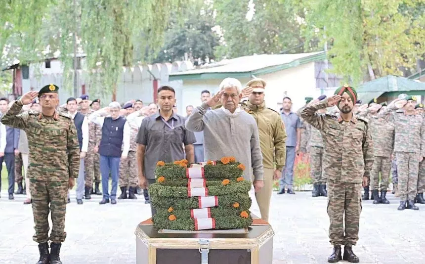 J&K: जंगलों में अपहृत सेना के जवान का गोलियों से छलनी शव बरामद J&K: जंगलों में अपहृत सेना के जवान का गोलियों से छलनी शव बरामद