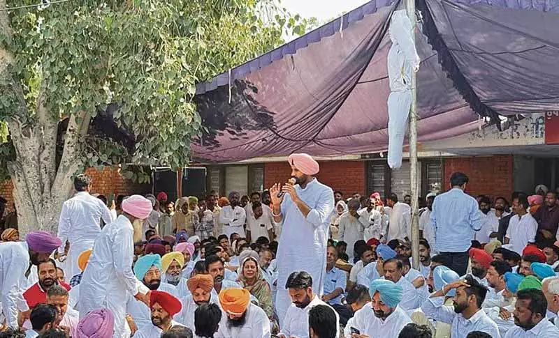 Punjab: विपक्ष ने पेपर खारिज होने पर सरकार को घेरा Punjab: विपक्ष ने पेपर खारिज होने पर सरकार को घेरा