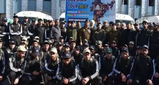 jammu: भारत दर्शन के लिए छात्रों के दल को रवाना किया गया jammu: भारत दर्शन के लिए छात्रों के दल को रवाना किया गया
