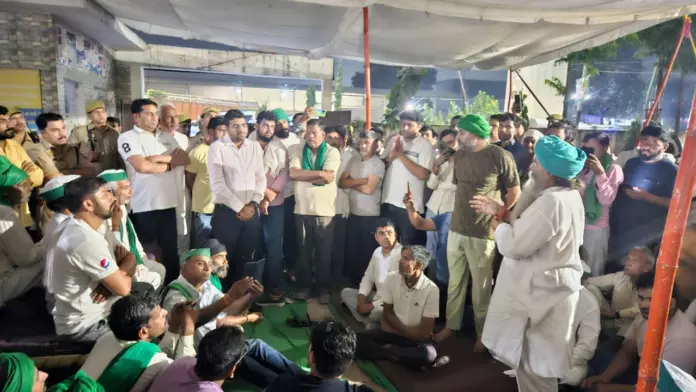 Meerut: परतापुर थाने में चल रहा भाकियू का धरना खत्म हुआ Meerut: परतापुर थाने में चल रहा भाकियू का धरना खत्म हुआ