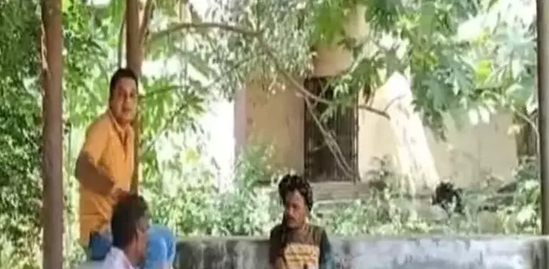 गेम खेलने से पिता ने रोका, बेटे ने खा लिया जहर गेम खेलने से पिता ने रोका, बेटे ने खा लिया जहर
