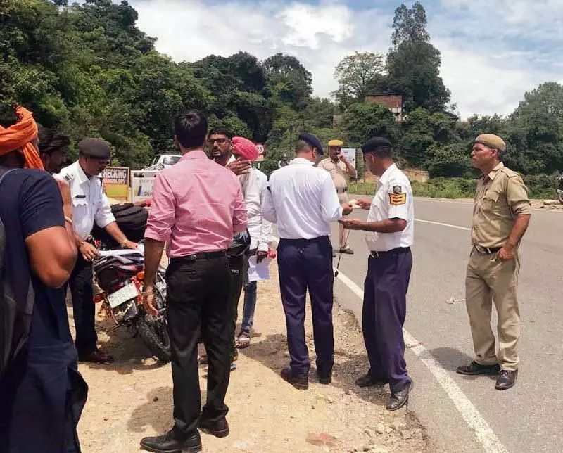 Himachal: 15 दिन के अभियान में शराब पीकर गाड़ी चलाने के आरोप में 478 लोग गिरफ्तार Himachal: 15 दिन के अभियान में शराब पीकर गाड़ी चलाने के आरोप में 478 लोग गिरफ्तार