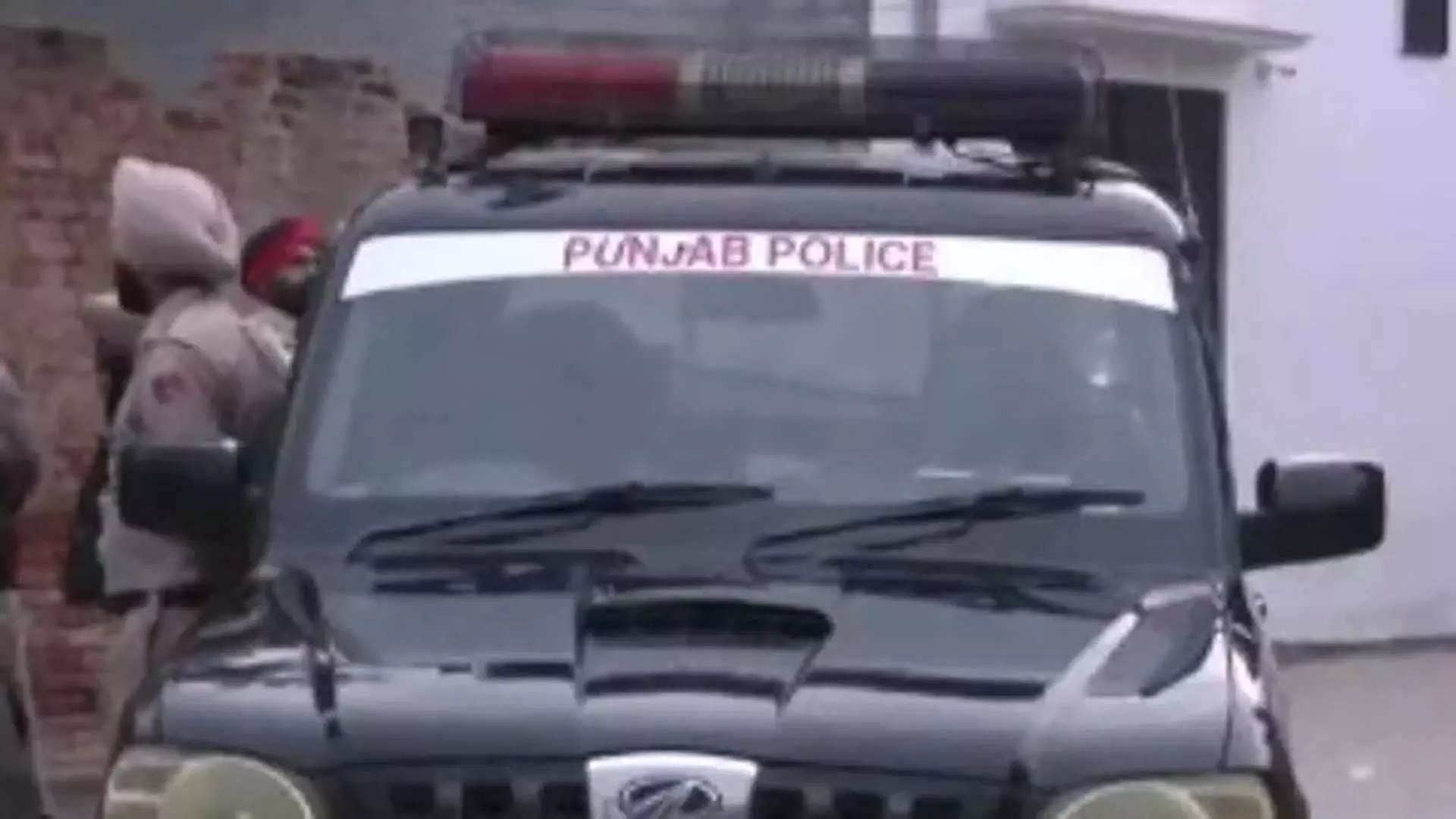 Punjab: धार्मिक जुलूस के दौरान पटाखे फटने से 6 लोग घायल Punjab: धार्मिक जुलूस के दौरान पटाखे फटने से 6 लोग घायल