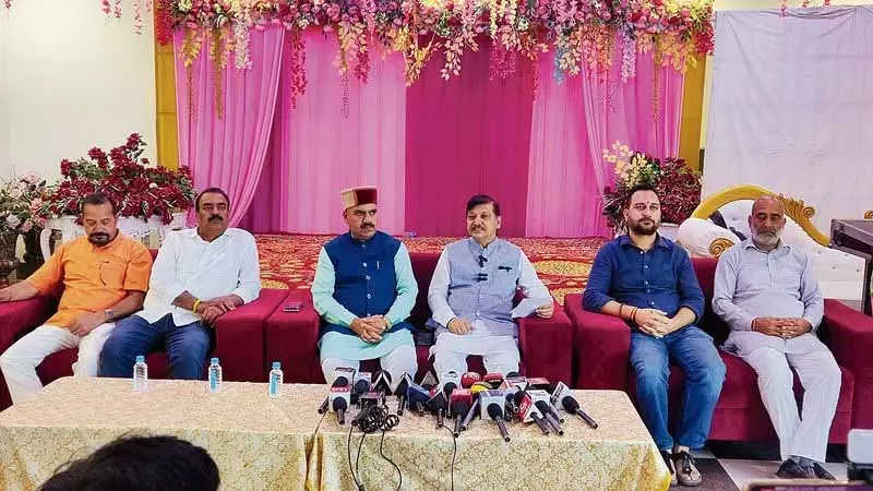 सरकार परिवर्तन अपरिहार्य: BJP MLA सरकार परिवर्तन अपरिहार्य: BJP MLA