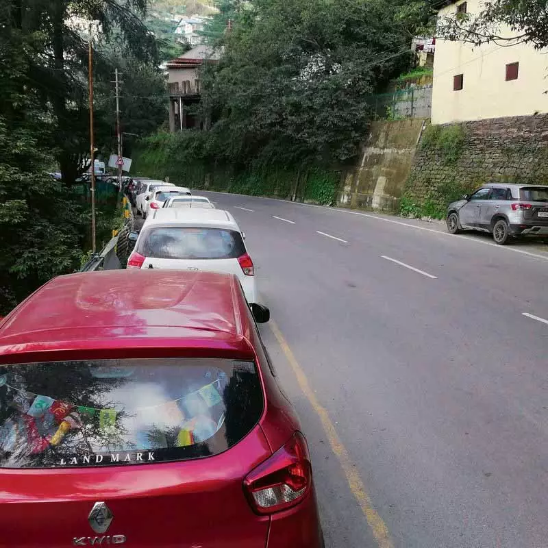 Himachal: छोटे पार्किंग स्थलों को सामुदायिक हॉल में बदला जाएगा Himachal: छोटे पार्किंग स्थलों को सामुदायिक हॉल में बदला जाएगा