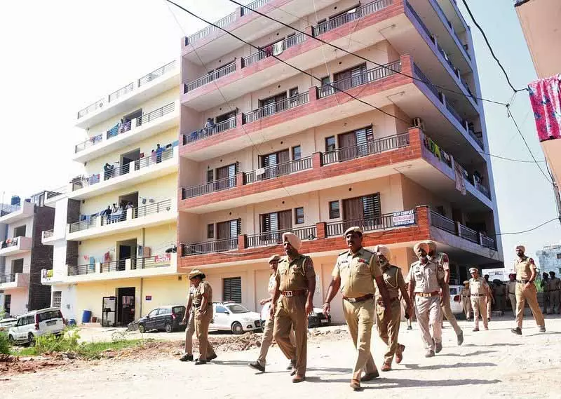 DGP ने मोहाली में घेराबंदी और तलाशी अभियान का नेतृत्व किया DGP ने मोहाली में घेराबंदी और तलाशी अभियान का नेतृत्व किया