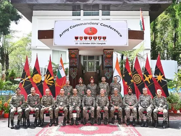 सेना प्रमुख ने Gangtok में ऐतिहासिक सेना कमांडरों के सम्मेलन की अध्यक्षता की सेना प्रमुख ने Gangtok में ऐतिहासिक सेना कमांडरों के सम्मेलन की अध्यक्षता की