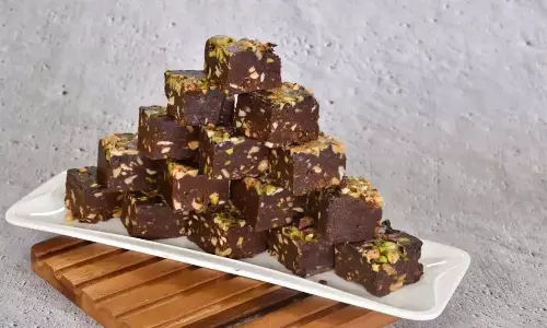 Festival Recipe: त्योहारों की खुशियां  स्वादिष्ट  व्यंजन साथ