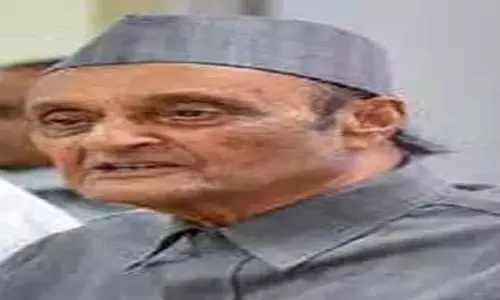 तीव्र विभाजन को पाटना कठिन: Karan Singh तीव्र विभाजन को पाटना कठिन: Karan Singh