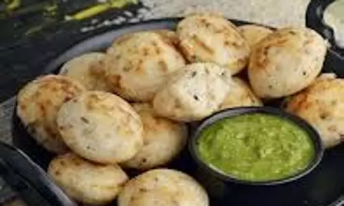 Breakfast: फटाफट बनाएं टेस्टी पनीर अप्पे Breakfast: फटाफट बनाएं टेस्टी पनीर अप्पे