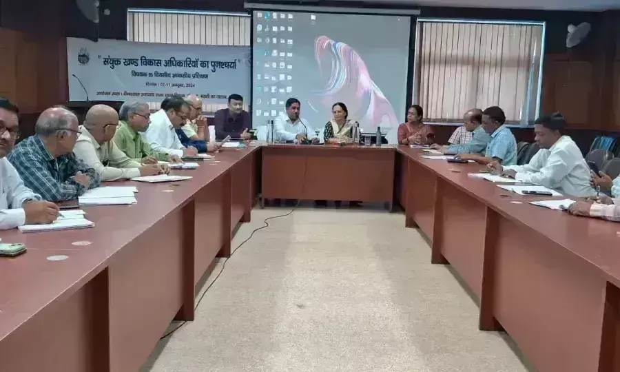Lucknow: ग्राम्य विकास विभाग द्वारा महिला सशक्तिकरण व स्वावलंबन की दिशा में तेजी