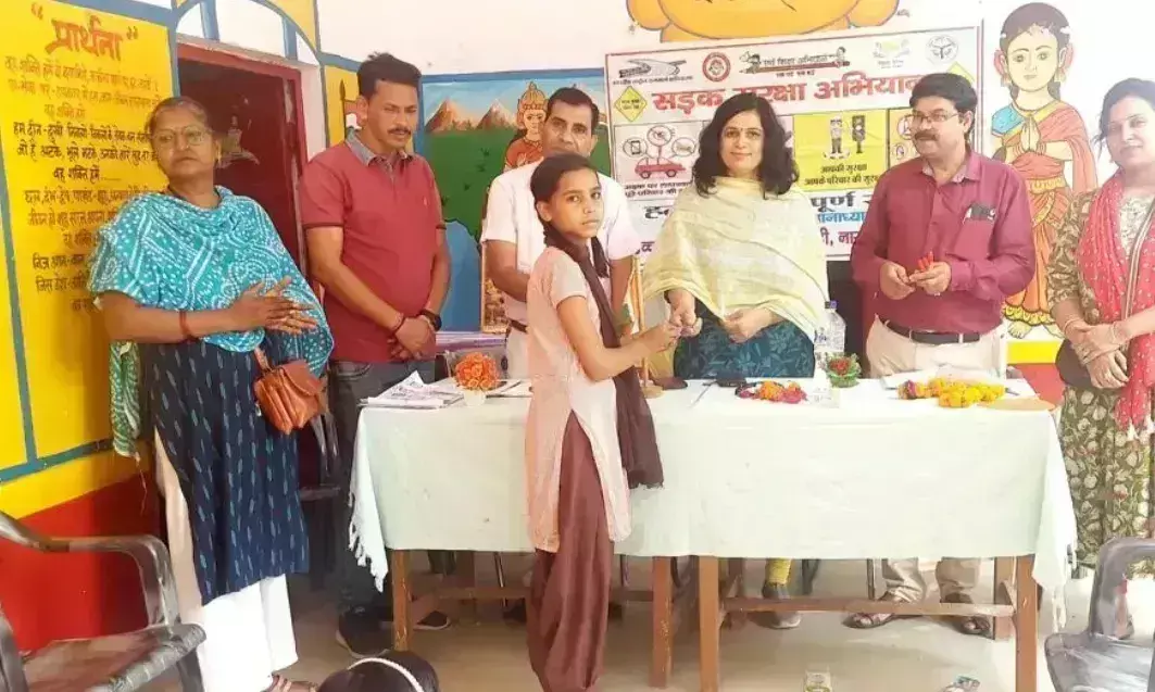 Firozabad: सड़क सुरक्षा जागरूकता पर चित्रकला का आयोजन हुआ